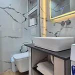 Hotel Dak *