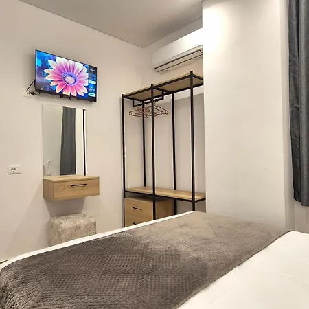 Dak Hotel *